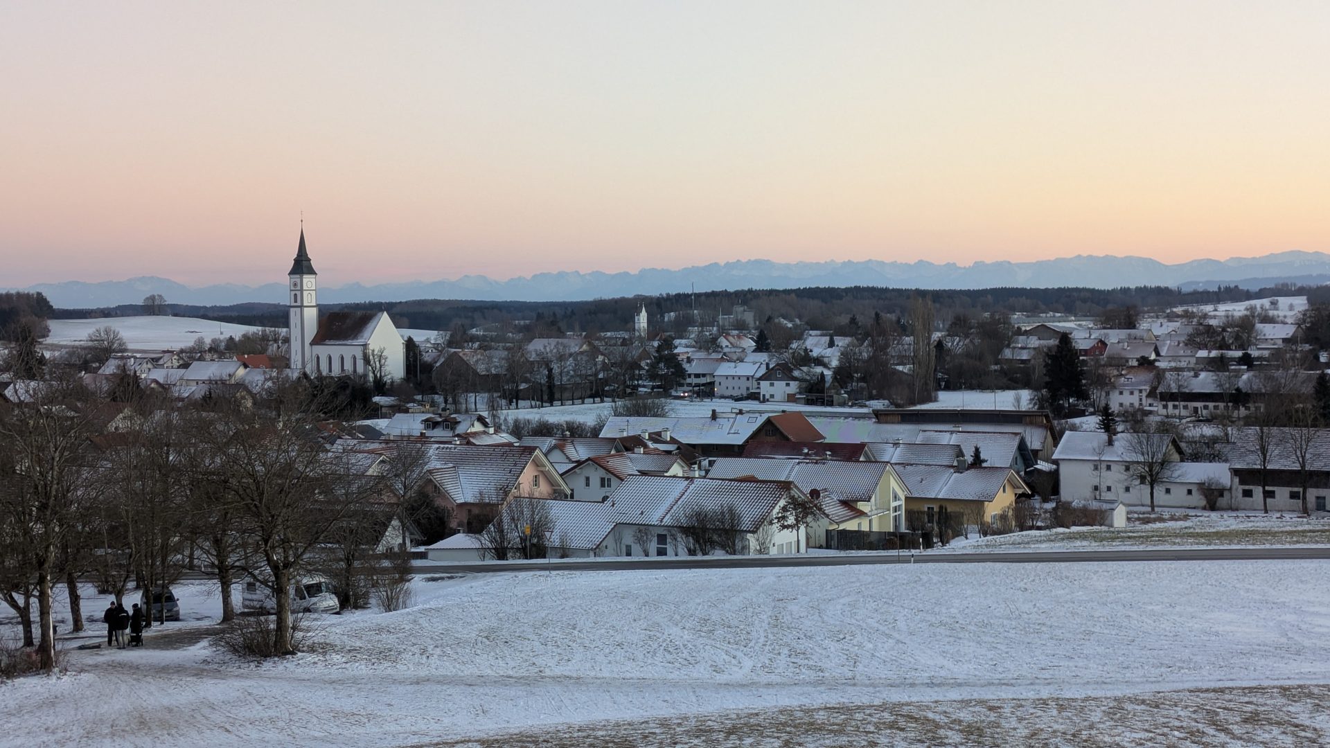 Thaining im Winter mit Alpenblick